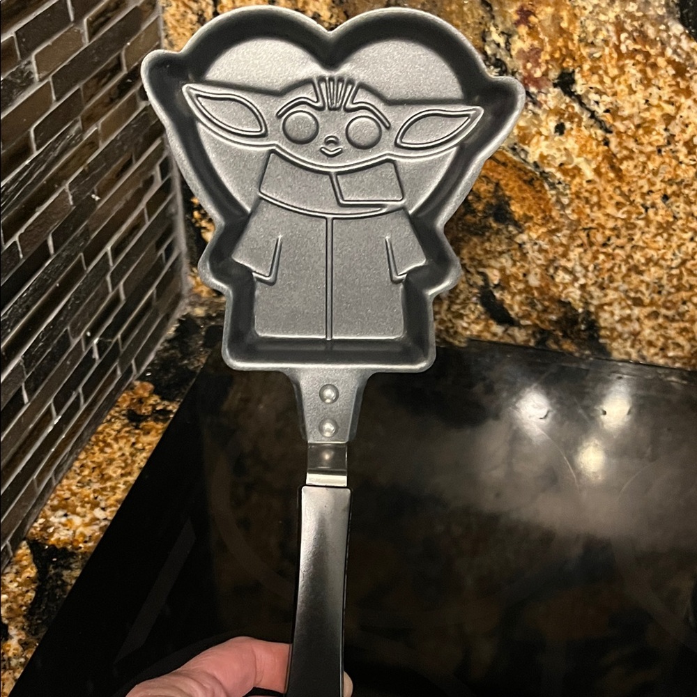Yoda mini Pancake Pan! So rare !